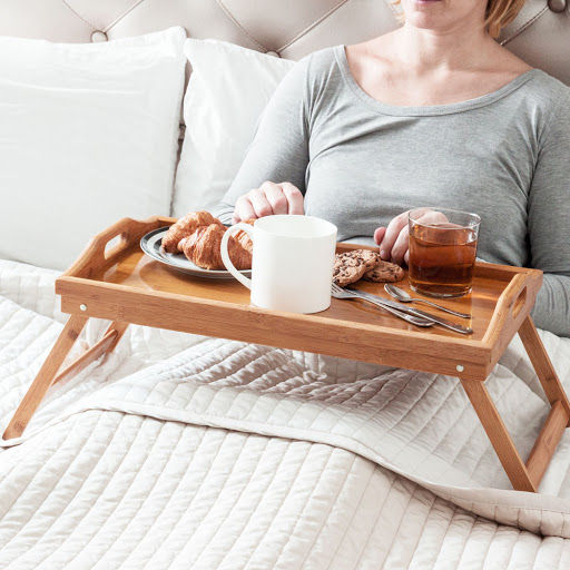 table-with-folding-legs